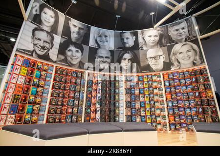 Frankfurt, Germany. 19th Oct, 2022. Frankfurt Book Fair, Frankfurter Buchmesse 2022: booth of German publishing group Droemer Knaur.. Credit: Christian Lademann / LademannMedia Stock Photo