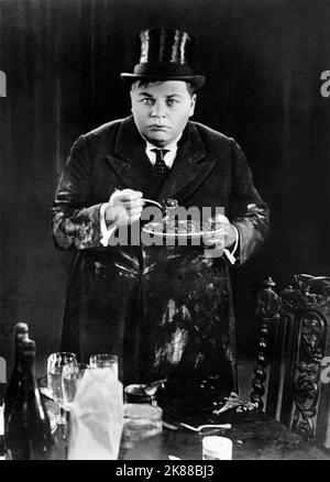 Rosco Fatty Arbuckle  Actor   01 May 1910   **WARNING** This Photograph is for editorial use only and is the copyright of The Film Company and/or the Photographer assigned by the Film or Production Company and can only be reproduced by publications in conjunction with the promotion of the above Film. A Mandatory Credit To The Film Company is required. The Photographer should also be credited when known. No commercial use can be granted without written authority from the Film Company. Stock Photo