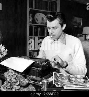 Dirk Bogarde  Actor   29 June 1954   **WARNING** This Photograph is for editorial use only and is the copyright of The Film Company and/or the Photographer assigned by the Film or Production Company and can only be reproduced by publications in conjunction with the promotion of the above Film. A Mandatory Credit To The Film Company is required. The Photographer should also be credited when known. No commercial use can be granted without written authority from the Film Company. Stock Photo