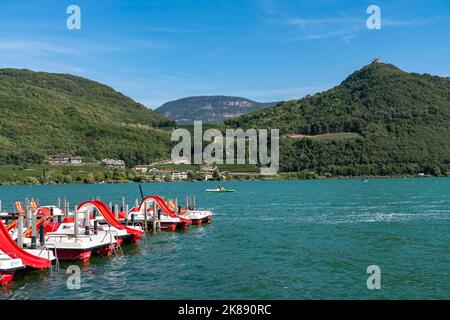 Gretl am See lido on Lake Kaltern, near the village of Kaltern, in the Adige Valley in South Tyrol, one of the two warmest lakes in the Alps, bathing Stock Photo
