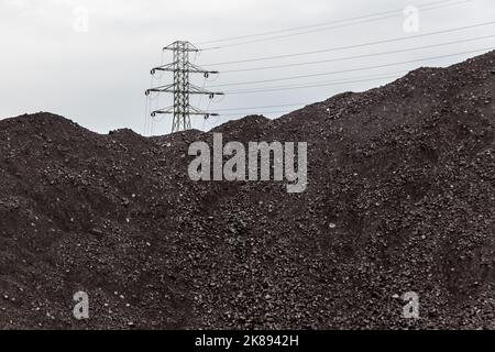 Gdynia, Poland. 21st Oct, 2022. Coal and power grid is seen in Gdynia Port, the third biggest transport port in Poland located on Baltic Sea on October 21, 2022. (Photo by Dominika Zarzycka/Sipa USA) Credit: Sipa USA/Alamy Live News Stock Photo