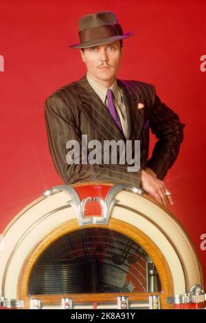 CHRISTOPHER WALKEN in PENNIES FROM HEAVEN (1981), directed by HERBERT ROSS. Credit: M.G.M. / Album Stock Photo