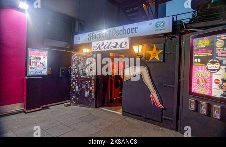 Zur Ritze Bar, St Pauli, Reeperbahn, Hamburg, Germany Stock Photo - Alamy