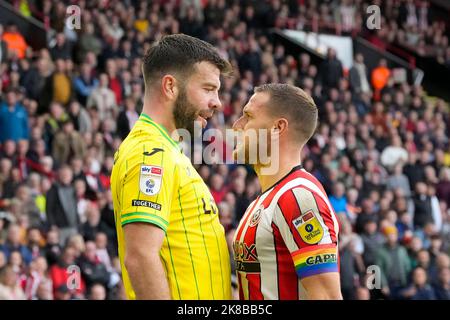 Sheffield, UK. 22nd Oct, 2022. Grant Hanley #5 of Norwich City and Billy Sharp #10 of Sheffield United go head to head during the Sky Bet Championship match Sheffield United vs Norwich City at Bramall Lane, Sheffield, United Kingdom, 22nd October 2022 (Photo by Steve Flynn/News Images) in Sheffield, United Kingdom on 10/22/2022. (Photo by Steve Flynn/News Images/Sipa USA) Credit: Sipa USA/Alamy Live News Stock Photo
