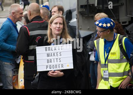 London, UK. 22nd Oct, 2022. Louis Brown in favour We want our star back - National Rejoin March, London, on 22 October 2022, UK. Credit: See Li/Picture Capital/Alamy Live News Stock Photo