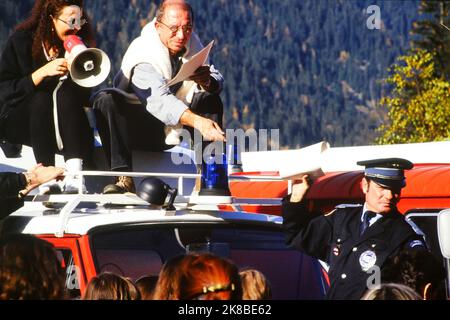 Operation '1000 enfants pour un hiver', Equilibre NGO evacuates young refugees from Bosnia, Chamonix, Haute-Savoie, France, 1992 Stock Photo