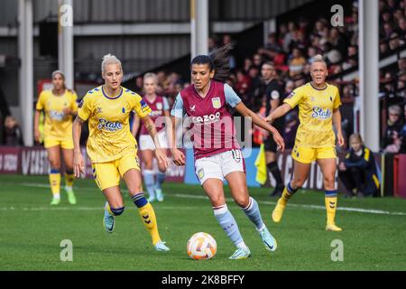 Walsall, UK. 22nd Oct, 2022. Walsall, England, October 22nd 2022: Kenza Dali (10 Aston Villa) on the ball during the Barclays FA Womens Super League match between Aston Villa and Everton at Bescot Stadium in Walsall, England (Natalie Mincher/SPP) Credit: SPP Sport Press Photo. /Alamy Live News Stock Photo