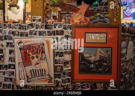 Woody Creek Tavern Hunter S. Thompson hang out near his house in Woody ...