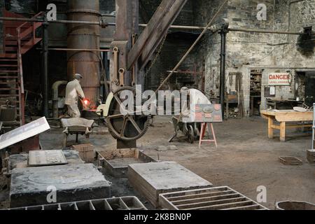 The National Slate Museum sits below Dinorwic Slate Quarry, situated between the villages of Dinorwig and Llanberis, Snowdonia, North Wales, UK Stock Photo