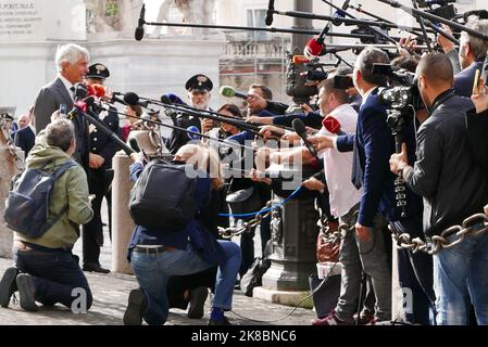 Rome, Italy. 22nd Oct, 2022. New Italian Minister of Sport Andrea Abodi talks to the press outside Palazzo del Quirinale after his oath, Rome, Italy, October 22 2022. (Photo by Elisa Gestri/SIPA USA) Credit: Sipa USA/Alamy Live News Stock Photo