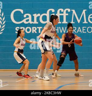 Cardiff, Wales, 22, October, 2022,Jessica Wayne (Durham) (R) looks to pass ball  during Women's British Basketball League match Credit:, Graham Glendinning,/ Alamy Live News Final Score: 89 - 72 Credit: Graham Glendinning / GlennSports/Alamy Live News Stock Photo