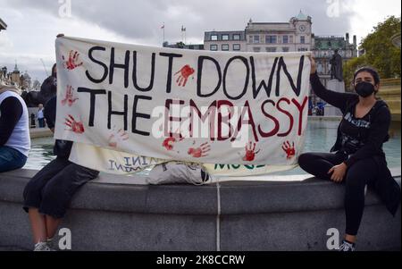 London, UK. 22nd October 2022. Crowds gather in Trafalgar Square as protests for Mahsa Amini and freedom in Iran continue. Credit: Vuk Valcic/Alamy Live News Stock Photo