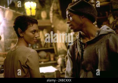 Kristen Wilson & Marlon Wayans Film: Dungeons & Dragons (2000) Characters: Norda, Snails  Director: Courtney Solomon 08 December 2000   **WARNING** This Photograph is for editorial use only and is the copyright of NEW LINE and/or the Photographer assigned by the Film or Production Company and can only be reproduced by publications in conjunction with the promotion of the above Film. A Mandatory Credit To NEW LINE is required. The Photographer should also be credited when known. No commercial use can be granted without written authority from the Film Company. Stock Photo