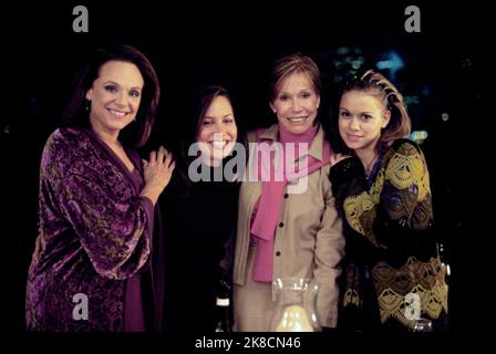 Valerie Harper, Marisa Ryan, Mary Tyler Moore & Bethany Joy Galeotti Film: Mary And Rhoda (TV-Film) Characters: Rhoda Morgenstern Gerard Rousseau,Meredith Rousseau,Mary Richards Cronin & Rose Cronin (as Joie Lenz)  Usa 2000, Director: Barnet Kellman 07 February 2000   **WARNING** This Photograph is for editorial use only and is the copyright of ABC and/or the Photographer assigned by the Film or Production Company and can only be reproduced by publications in conjunction with the promotion of the above Film. A Mandatory Credit To ABC is required. The Photographer should also be credited when k Stock Photo