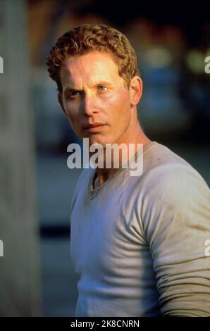 Cole Hauser Film: Pitch Black (USA 2000) Characters: William J. Johns  Director: David Twohy 18 February 2000   **WARNING** This Photograph is for editorial use only and is the copyright of UIP and/or the Photographer assigned by the Film or Production Company and can only be reproduced by publications in conjunction with the promotion of the above Film. A Mandatory Credit To UIP is required. The Photographer should also be credited when known. No commercial use can be granted without written authority from the Film Company. Stock Photo