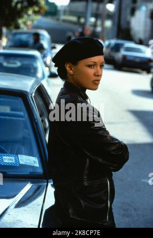 Vanessa Williams Film: Shaft (USA/DE 2000) Characters: Carmen Vasquez  Director: John Singleton 16 June 2000   **WARNING** This Photograph is for editorial use only and is the copyright of PARAMOUNT and/or the Photographer assigned by the Film or Production Company and can only be reproduced by publications in conjunction with the promotion of the above Film. A Mandatory Credit To PARAMOUNT is required. The Photographer should also be credited when known. No commercial use can be granted without written authority from the Film Company. Stock Photo