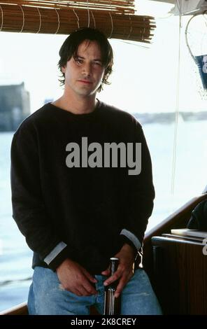 REPLACEMENTS - Keanu Reeves as Shane Falco in the 2000 Warner film ...