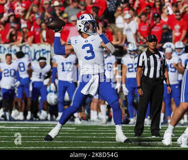 Lynchburg, Virginia, USA. 22nd Oct, 2022. Brigham Young Cougars quarterback Jaren Hall (3) passes the ball during the NCAA football game between the Brigham Young Cougars and the Liberty Flames at Williams Stadium in Lynchburg, Virginia. Greg Atkins/CSM/Alamy Live News Stock Photo