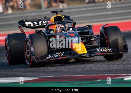 Texas, USA. 22nd Oct, 2022. Max Verstappen #1 for the Oracle Red Bull Racing team in action during the qualifying run at the Formula 1 at Circuit of the Americas in Austin Texas. Credit: csm/Alamy Live News Stock Photo