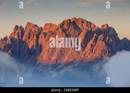 Monte Popèra, Croda Rossa di Sesto, Cima Undici, Croda dei Toni peaks. The Sexten Dolomites. Italian Alps. Europe. Stock Photo