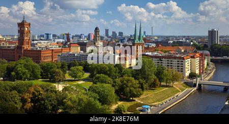 City panorama, Rotes Rathaus with Nikolaiviertel quarter and the Spree, Berlin, Germany Stock Photo