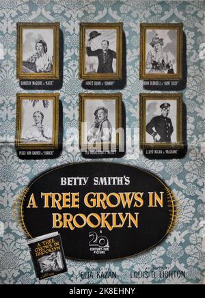 DOROTHY McGUIRE JOAN BLONDELL JAMES DUNN LLOYD NOLAN PEGGY ANN GARNER and TED DONALDSON in A TREE GROWS IN BROOKLYN 1945 director ELIA KAZAN novel Betty Smith music Alfred Newman producer Louis D. Lighton Twentieth Century Fox Stock Photo