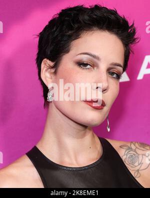 HOLLYWOOD, LOS ANGELES, CALIFORNIA, USA - OCTOBER 22: American singer-songwriter Halsey (Ashley Nicolette Frangipane) arrives at Audacy's 9th Annual We Can Survive Concert in partnership with the American Foundation For Suicide Prevention held at the Hollywood Bowl on October 22, 2022 in Hollywood, Los Angeles, California, United States. (Photo by Xavier Collin/Image Press Agency) Stock Photo