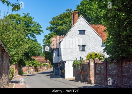 12th Century Ye Olde Bell Inn, High Street, Hurley, Berkshire, England, United Kingdom Stock Photo