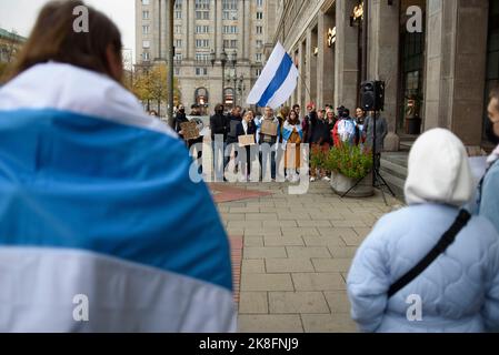 Warsaw, Warsaw, Poland. 23rd Oct, 2022. Protesters wave white-blue-white flags symbolizing free Russia as they take parte in a rally against war in Ukraine on October 23, 2022 in Warsaw, Poland. A few dozen of Russian citizens living in Poland rallied against the Russian attack on Ukraine and Vladimir Putin's regime under the slogan ''Solidarity against war''. Their supporters from Ukraine, Belarus and Poland also took part in the rally. (Credit Image: © Aleksander Kalka/ZUMA Press Wire) Credit: ZUMA Press, Inc./Alamy Live News Stock Photo