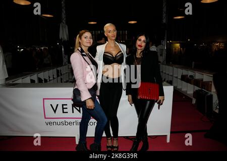 Yvonne Woelke,Anike Ekina Und Djamila Rowe Auf Der 25. Venus Berlin ...