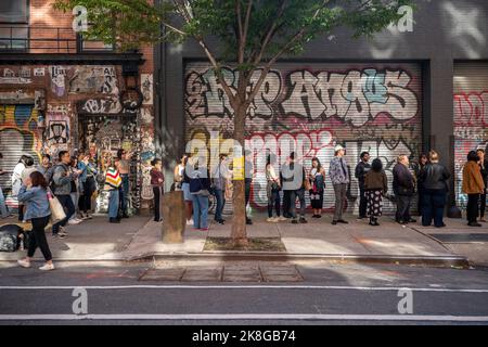 Visitors wait for up to an hour to enter Printed Matter's NY Art Book Fair located Chelsea in New York on Sunday, October 16, 2022. The 3-day event showcases artists' books. periodicals, zines and catalogs.   (© Richard B. Levine) Stock Photo