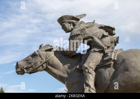 CODY, WYOMING - September 19, 2022:  Sculpture of Bill Cody 'Hard and Fast All The Way' by Peter Fillerup  Gift of Biland Joanne Shiebler to the The B Stock Photo