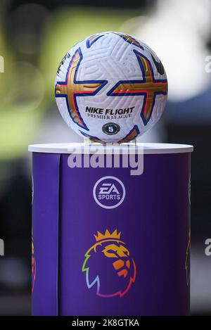 Wolverhampton, UK. 23rd Oct, 2022. Nike Flight Premier League Match Ball during the Premier League match Wolverhampton Wanderers vs Leicester City at Molineux, Wolverhampton, United Kingdom, 23rd October 2022 (Photo by Mike Jones/News Images) in Wolverhampton, United Kingdom on 10/23/2022. (Photo by Mike Jones/News Images/Sipa USA) Credit: Sipa USA/Alamy Live News Stock Photo