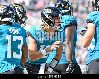 Los Angeles Chargers huddle during an NFL football game against the Kansas  City Chiefs Thursday, Dec. 16, 2021, in Inglewood, Calif. (AP Photo/Kyusung  Gong Stock Photo - Alamy