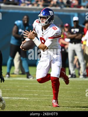 Jacksonville, United States. 23rd Oct, 2022. Giants Quarterback Daniel Jones runs in the fourth quarter as the Giants take on the Jaguars at the TIAA Bank Field in Jacksonville, Florida on Sunday, October23, 2022. The Giants defeated the Jaguars 23-17. Photo by Joe Marino/UPI. Credit: UPI/Alamy Live News Stock Photo