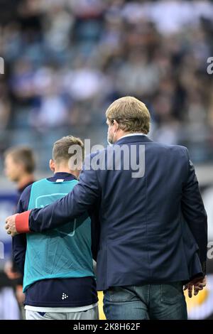 Gent's Andrew Hjulsager and Gent's head coach Hein Vanhaezebrouck pictured during a soccer match between KAA Gent and RFC Seraing, Sunday 23 October 2022 in Gent, on day 14 of the 2022-2023 'Jupiler Pro League' first division of the Belgian championship. BELGA PHOTO JOHAN EYCKENS Stock Photo