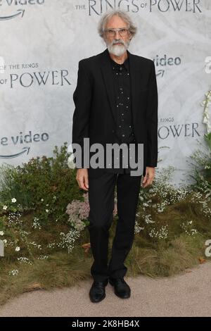 John Howe attends the World premiere of 'The Lord Of The Rings: The Rings Of Power' in Leicester Square, London. Stock Photo