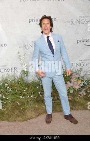 Simon Merrells attends the World premiere of 'The Lord Of The Rings: The Rings Of Power' in Leicester Square, London. Stock Photo