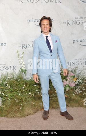 Simon Merrells attends the World premiere of 'The Lord Of The Rings: The Rings Of Power' in Leicester Square, London. Stock Photo