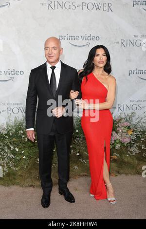 Jeff Bezos and Lauren Sanchez attend the World premiere of 'The Lord Of The Rings: The Rings Of Power' in Leicester Square, London. Stock Photo