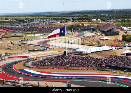 Austin, Texas, USA. 23rd Oct, 2022. The start of the race. United States Grand Prix, Sunday 23rd October 2022. Circuit of the Americas, Austin, Texas, USA. Credit: James Moy/Alamy Live News Stock Photo