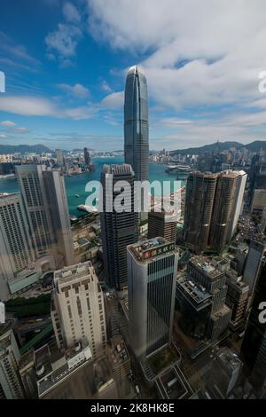 2ifc, the tallest buiding on Hong Kong Island, and the high-rise commercial blocks of Central, with Victoria Harbour beyond Stock Photo