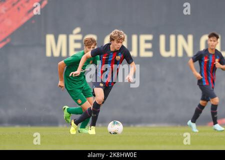 Barcelona, Spain. 23rd Oct, 2022. Cristobal Munoz (Barcelona) Football/Soccer : Spanish 'Liga Nacional Juvenil' Group 7 match between FC Barcelona Juvenil B 1-0 Damm CF Juvenil B at the Camp de Futbol Ciutat Espotiva Joan Gamper in Barcelona, Spain . Credit: Mutsu Kawamori/AFLO/Alamy Live News Stock Photo