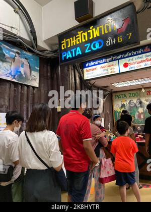 Bangkok, Thailand. 23rd Oct, 2022. Snake at the entrance of the Pata Zoo on the roof of a shopping mall in Bangkok. The zoo is also known as the 'Hell Zoo'. The female gorilla Bua Noi has lived here for more than 30 years. She is Thailand's only gorilla. Credit: Carola Frentzen/dpa/Alamy Live News Stock Photo