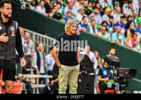 October 23, 2022: SEVILLA, SPAIN - OCTOBER 23: Manuel Pelegrini of Real Betis Balompie reacts during the match between Real Betis Balompie and Atletico de Madrid CF of La Liga Santander on August 27, 2022 at Mestalla in Valencia, Spain. (Credit Image: © Samuel CarreÃ±O/PX Imagens via ZUMA Press Wire) Stock Photo
