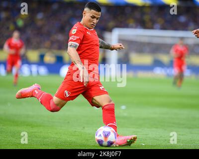 Buenos Aires, Argentina. 23rd Oct, 2022. Alex Vigo of Independiente seen in action during a match between Boca Juniors and Independiente as part of Liga Profesional 2022 at Estadio Alberto J. Armando. (Final Score; Boca Juniors 2:2 Independiente ) Credit: SOPA Images Limited/Alamy Live News Stock Photo