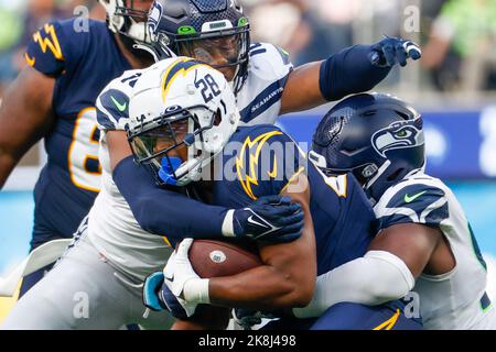 Seattle Seahawks linebacker Uchenna Nwosu lines up on defense