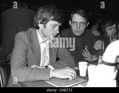 Oslo 19790325: Chairman Thorbjørn Jagland was re -elected at the AUF national meeting. Here with Martin Kolberg (t.h.). Photo: Vidar Knai NTB / NTB Stock Photo