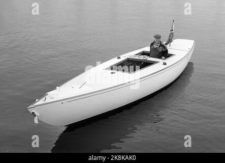 Oslo 1963. Crown Prince Harald's new sailboat, 'Fram III' is launched. Here the boat with water under the keel for the first time. Photo: Arild Hordnes / NTB / NTB Stock Photo