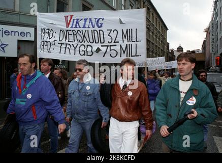 Oslo April 8, 1991. Viking Tires Production A/S Thousands of trade unions and others from Indre Østfold on Monday demonstrated in Oslo in protest against what is perceived as broadcast, from the government, in the Viking-Askim case. SV leader Erik Solheim (t.h) was also included in the demonstration train. The Board of Directors decided on March 13, 1991, that production should be canceled before the turn of the year. The decision was made against the two votes of the employees. Photo: Terje Bendiksby / NTB / NTB